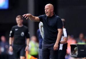 斯洛特：我们上半场只落后1球已足够幸运 从这样的失利能学到更多