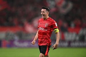 关键先生周定洋延续火热状态，连续3场破门！读秒阶段绝平申花，更以一记潇洒凌空斩助球队战胜江原。