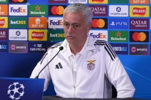 穆帅表示，他在斯坦福桥不会感受到任何敌意，并认为切尔西具备争夺欧冠冠军的潜力。