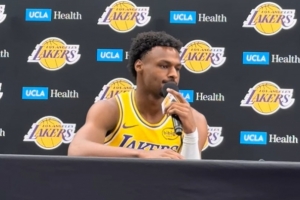 布朗尼谈新赛季角色：我会把握住任何机会，努力上场打球，为球队贡献力量。