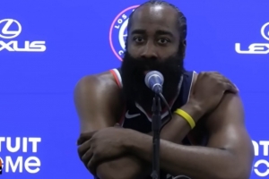 哈登提及比尔曾与两位球星联手但效果不佳，他表示自己有过类似经历。