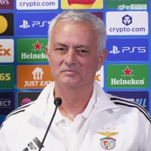 穆帅：诸多俱乐部因畏惧而不悬挂前任教练照片，切尔西此举彰显其伟大。