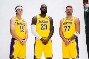 詹姆斯：从头起步对建立化学反应大有益处 教练组也有了更多经验