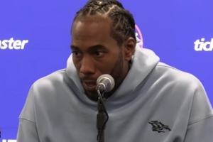 小卡评价道：比尔是一位极具威胁的得分能手，而科林斯的跑跳能力堪称顶级。