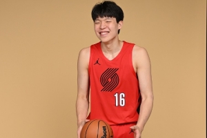 开拓者总裁：选中杨瀚森后，同事提醒我，将有8亿双眼睛关注我们。