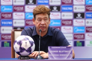 斯卢茨基：纵观全场可以看出双方势均力敌，很遗憾今天没全取三分