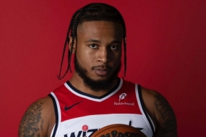 惠特摩尔：效力火箭期间我每场都盼登场，但防守能力确实未达预期。