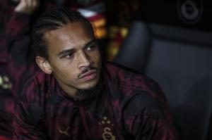 巅峰期身价高达1亿欧元，如今29岁的萨内身价已跌至2500万欧。据德国转会市场网消息，其身价下滑主要因近期表现令人失望，且年龄增长也影响了市场估值。