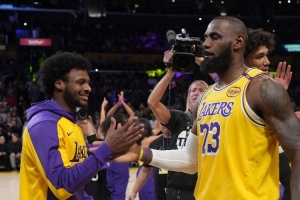 詹姆斯下赛季会退役吗？杰弗森回应：你是指布朗尼-詹姆斯吗？