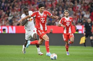 记者消息，金玟哉因脚部和肩部疼痛，基本确定将缺席对阵法兰克福的比赛。