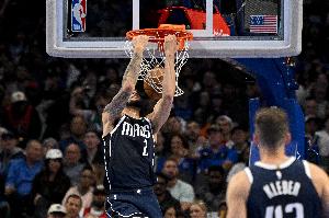 莱夫利：休赛期着重提升触球手感，专注打磨传球技术。