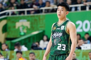 NBA分析师建议林葳应保持个人节奏，并在训练中加强沟通。