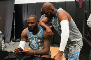 霍里调侃：与詹姆斯、保罗、KD都交过手，看来他们是真的老了