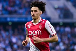 罗马诺透露，国际米兰从未尝试签下阿克利乌舍，目前他的转会费已超5000万欧元。