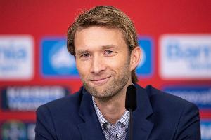 药厂总监：球队重建工作圆满完成，未来我们有实力去争夺冠军。