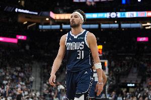 克莱：我常重看独行侠11年夺冠纪录片 那支球队彰显了团队篮球的真谛