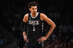 文班：领袖需深化自我认知与比赛理解，我善于与队友协作。