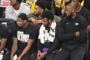 夸梅：媒体总说布朗尼只是2轮秀 反正湖人会找替罪羊像斯玛特艾顿