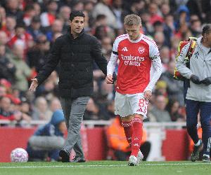 英媒报道称，厄德高将暂留伦敦接受膝盖方面的进一步检查，其国家队行程因此已被推迟。