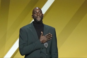 加内特：年轻球员应自律与坚持，不知是否有人传授过这些品质。