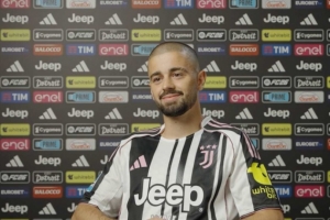 热格罗瓦：12岁曾效力AC米兰训练营，与卡卡、帕托等球星有过接触