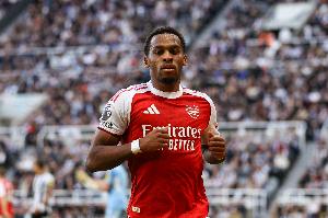 前裁判解析廷伯造点：身体接触延续至禁区内，上半身犯规更易被裁判察觉。