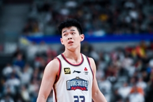 林葳表示，NCAA的比赛强度与国际赛场相当，节奏非常快，他刚到时经历了一段适应期。