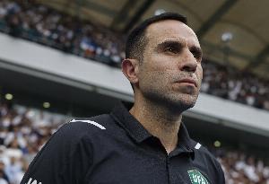 带队闯入世界杯后却遭下课？乌媒称乌兹别克斯坦前主帅卡帕泽未来去向成谜。