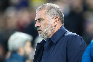 夏窗豪掷2.4亿引援且主力阵容基本得以保留，然而球队联赛表现低迷仅列第17，杯赛战绩亦十分惨淡，主帅能力是否堪忧？