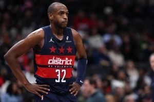 奇才主帅：米德尔顿与CJ经验丰富，年轻人应向他们学习。