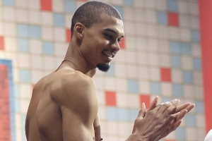 知名评论员认为，只要文班亚马等主力球员保持健康，马刺队有很大机会闯入季后赛，甚至冲击前六名。