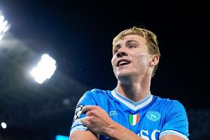 那不勒斯球员转会身价更新：3人上涨2人下跌，霍伊伦身价提升1000万欧元。