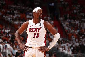 鲍威尔：我与阿德巴约合练的时间尚短，但默契正在逐步形成。