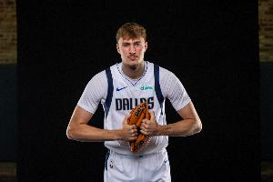 媒体人：弗拉格的全面性展现无遗 其每场比赛的影响力均源于稳固的基本盘。