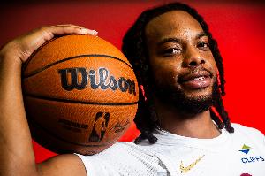 匿名高管建议骑士应将加兰作为交易筹码，换取蒙克等人，因其与米切尔的组合身高不足。