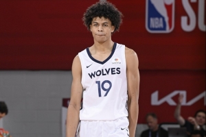 芬奇点评17号秀贝兰热：比赛感觉敏锐，攻防强硬且无所畏惧。