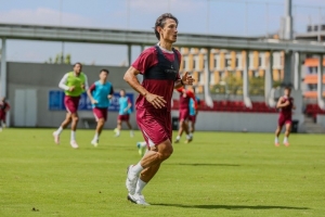 上海海港一线提前集结，正式投入备战训练当中，连中秋节也未停歇