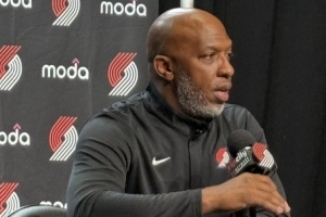 比卢普斯：杨瀚森今晚的表现并不糟糕，勇士队确实难以对付，他会逐渐适应的。