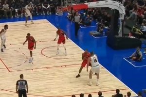 卡梅隆-约翰逊回应约基奇匪夷所思的传球：责任在我，那次机会本应把握住。