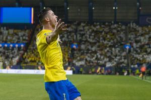 C罗职业生涯前19年通过薪资收入4.1亿英镑，而近期在胜利俱乐部的4年里，他获得了超6亿英镑的薪水及15%的股份。