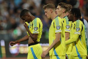 瑞典媒体为伊萨克、约克雷斯打分：两大神锋双双哑火，均获低分