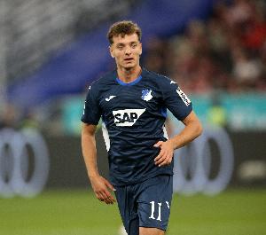 身价800万欧！西媒：巴萨有意23岁前锋阿斯拉尼，本赛季7场5球2助