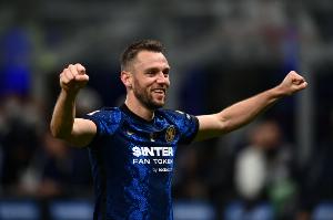 经纪人：德弗里与阿切尔比均无意离队，双方计划于明年4月与国米展开续约谈判。