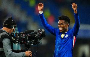 埃斯特旺：为回应球迷期待，绝不负众望，将全力以赴让他们感到骄傲。