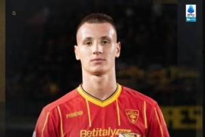 莱切总监科尔维诺表示，卡马达的实力毋庸置疑，天赋的高低与年龄无关。