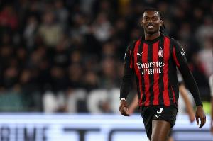 《米体报道：莱奥已提前返米兰投入合练，目标重夺首发位置》