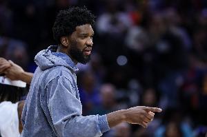 露天看台发布前100球员排名（50-26位）：恩比德第26，阿门·汤普森第41，莫兰特第33，锡安第30。