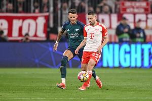 《踢球者》报道，拜仁俱乐部尚未就格雷罗的未来做出决定，计划在明年春天与球员展开谈判。