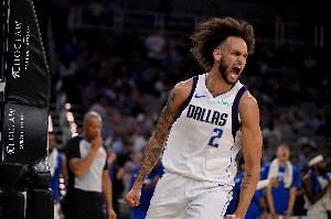 基德：莱夫利仅出战8分钟是刻意为之，他表现出色。