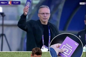 新规初试锋芒！U20世界杯赛场，摩洛哥主帅成功使用VAR“挑战权”。